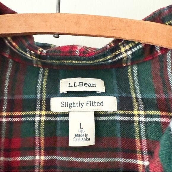L.L. Bean Relaxed Fit Petite Large Women’s Plaid Flannel Button Down Shirt - Picture 2 of 4
